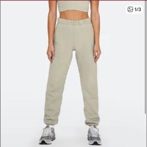 SET Active Pale Gren Track Pants